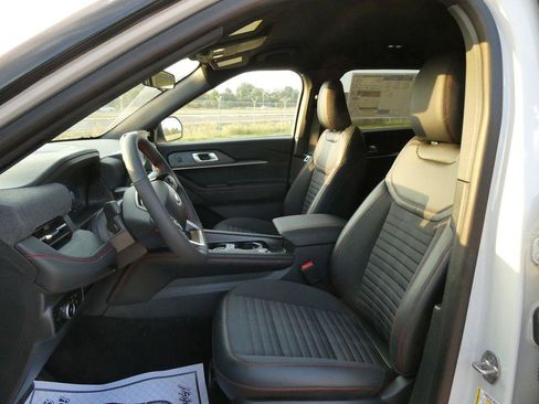 New 2027 Ford Explorer ST-Line AWD/4WD image 17