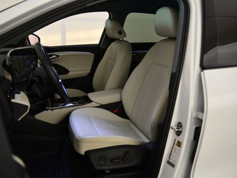 Used 2025 Audi Q6 e-tron Premium w/ Convenience Package image 4