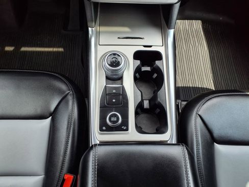 Used 2023 Ford Explorer XLT w/ Equipment Group 202A image 17