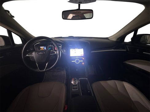 Used 2018 Ford Fusion Titanium image 14