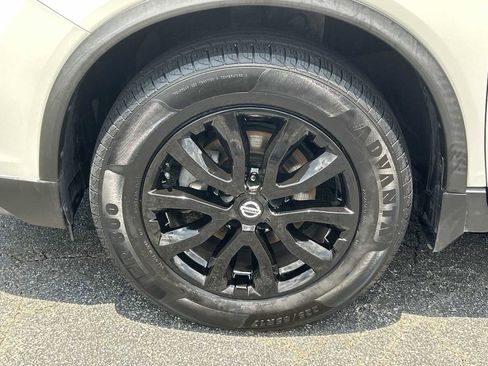 Used 2020 Nissan Rogue SV AWD/4WD image 7