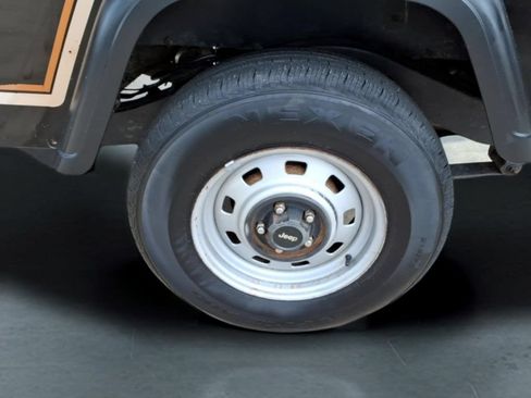 Used 1990 Jeep Wrangler 4WD image 11