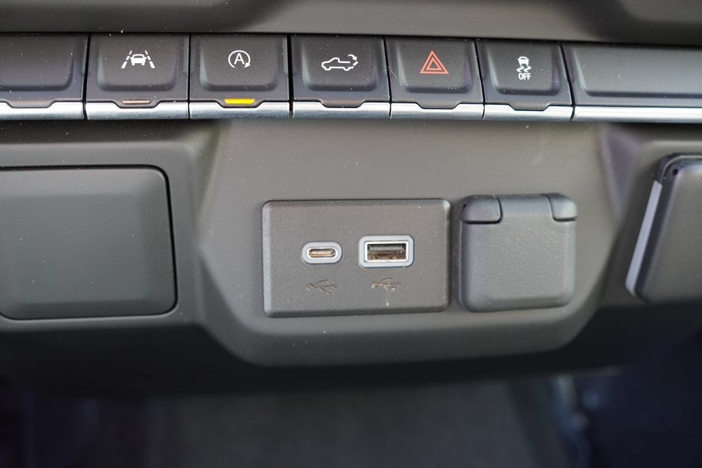 Used 2022 Chevrolet Silverado 1500 Custom w/ LPO, Dark Essentials Package AWD/4WD image 27