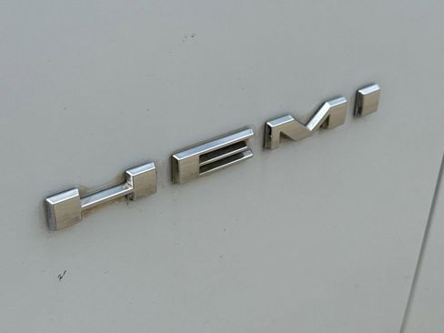 Used 2022 Dodge Challenger R/T RWD image 9
