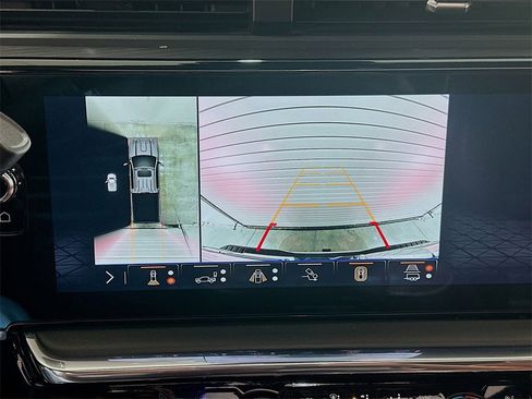 Used 2024 GMC Sierra 2500 Denali Ultimate w/ Max Trailering Package image 14