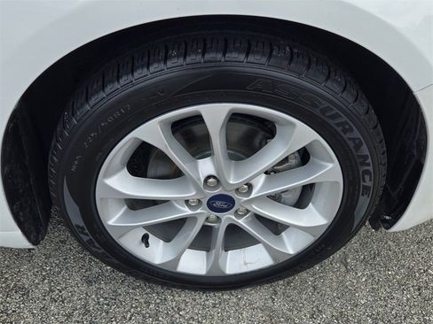 Used 2020 Ford Fusion SE image 17