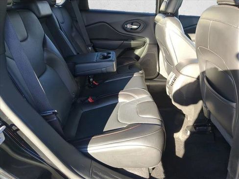 Used 2019 Jeep Cherokee Trailhawk image 21