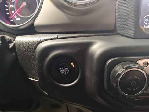 Used 2018 Jeep Wrangler Unlimited Rubicon w/ Dual Top Group AWD/4WD image 21