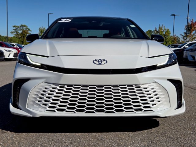 Used 2025 Toyota Camry XSE FWD image 8