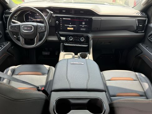 Used 2025 GMC Sierra 2500 AT4 AWD/4WD image 13