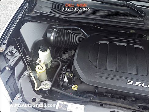 Used 2014 Chrysler Town & Country Touring-L w/ Driver Convenience Group image 36