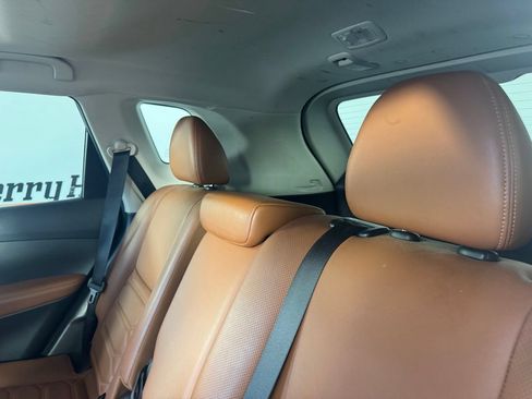 Used 2018 Nissan Rogue SL w/ Premium Package FWD image 11