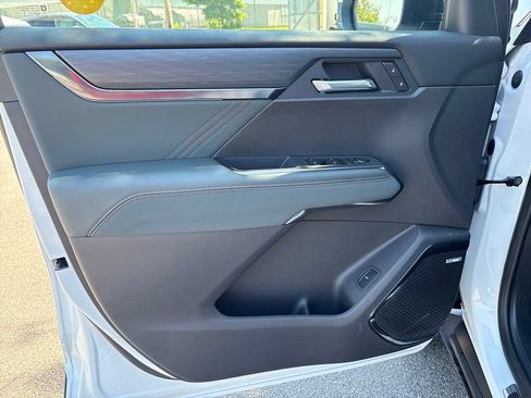 New 2026 GMC Acadia AT4 w/ Luxury Package AWD/4WD image 13