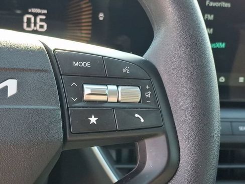 Certified 2025 Kia K4 FWD image 23