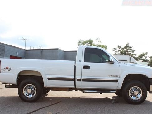 Used 2001 Chevrolet Silverado 2500 LS w/ Off-Road Skid Plate Pkg AWD/4WD image 29