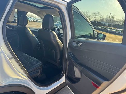 Used 2023 Ford Escape Platinum w/ Premium Technology Package AWD/4WD image 15