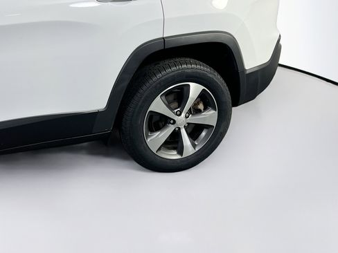 Used 2022 Jeep Cherokee Limited image 30