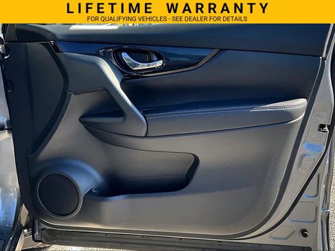 Used 2022 Nissan Rogue Sport SV AWD/4WD image 20