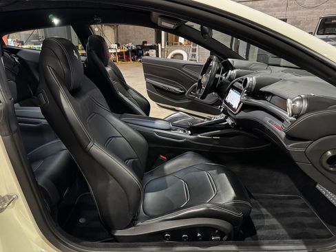 Used 2019 Ferrari GTC4Lusso T image 23