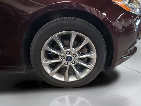 Used 2017 Ford Fusion SE FWD image 27