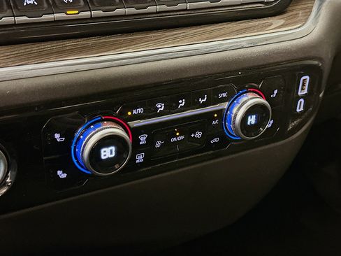 Used 2024 GMC Sierra 1500 Elevation image 24