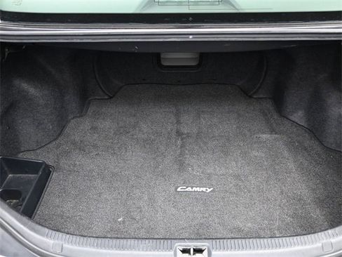 Used 2011 Toyota Camry XLE image 14