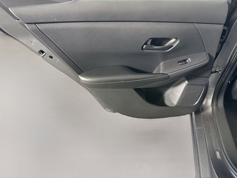 Used 2024 Nissan Sentra SV FWD image 26