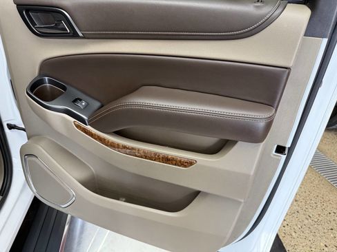 Used 2017 Chevrolet Suburban Premier AWD/4WD image 25