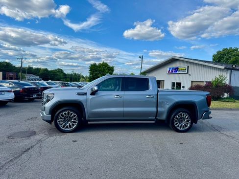 Used 2025 GMC Sierra 1500 Denali Ultimate AWD/4WD image 3