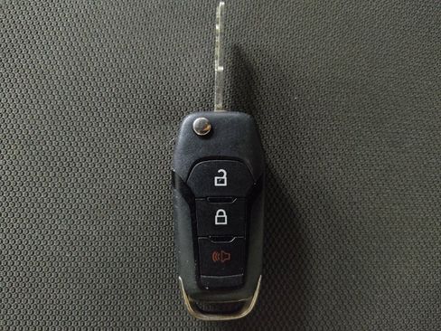 Used 2015 Ford F150 XLT image 32