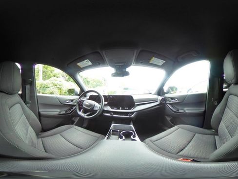 Used 2025 Chevrolet Equinox LT FWD image 41