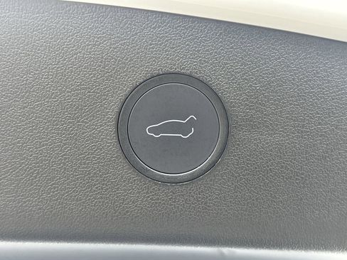 Used 2021 Tesla Model 3 Standard Range Plus image 9