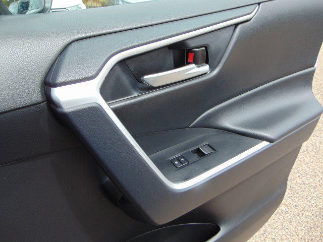 Used 2025 Toyota RAV4 XLE FWD image 26