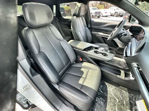 Used 2024 Cadillac Lyriq Luxury image 29