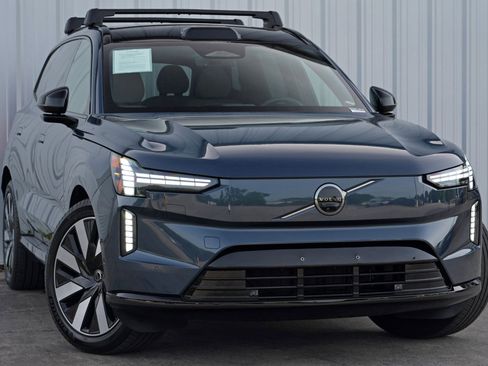 Used 2025 Volvo EX90 Ultra image 5