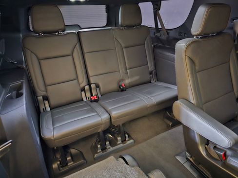 Used 2022 Chevrolet Suburban High Country w/ LPO, Illumination Package AWD/4WD image 23