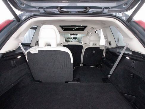 Certified 2022 Volvo XC90 T6 Momentum w/ Advanced Package image 30
