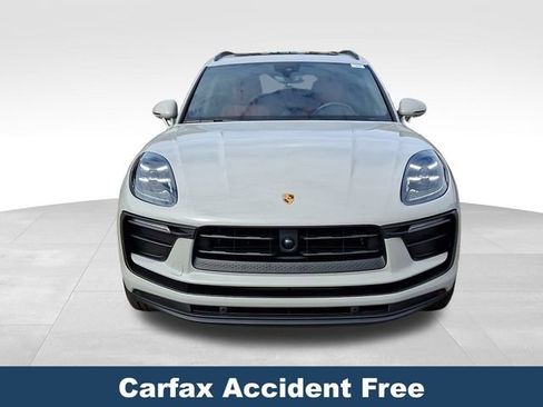 Used 2025 Porsche Macan image 3