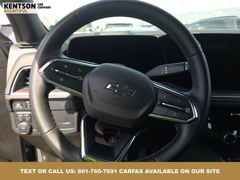 Used 2025 Chevrolet Suburban Z71 image 8