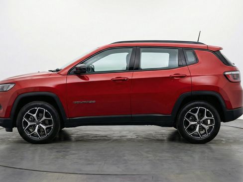Used 2025 Jeep Compass Limited image 5