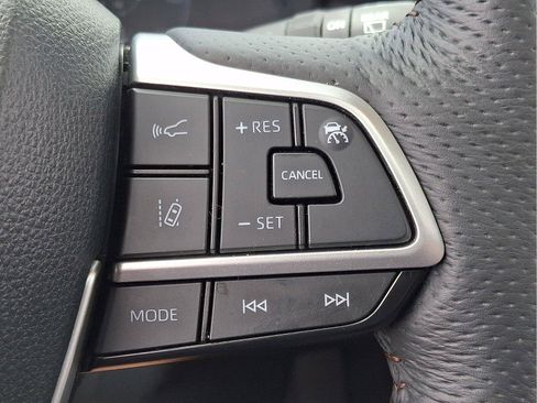 Used 2025 Toyota Sienna Platinum AWD/4WD image 20