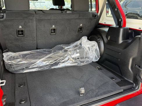 Used 2022 Jeep Wrangler Unlimited Sport S image 27