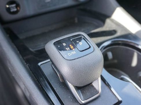 Used 2024 Nissan Rogue SV AWD/4WD image 10