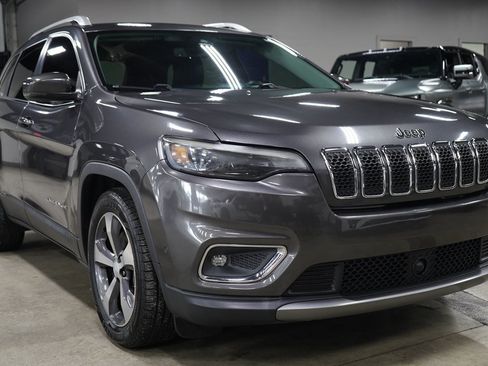 Used 2019 Jeep Cherokee Limited w/ Technology Group FWD image 7