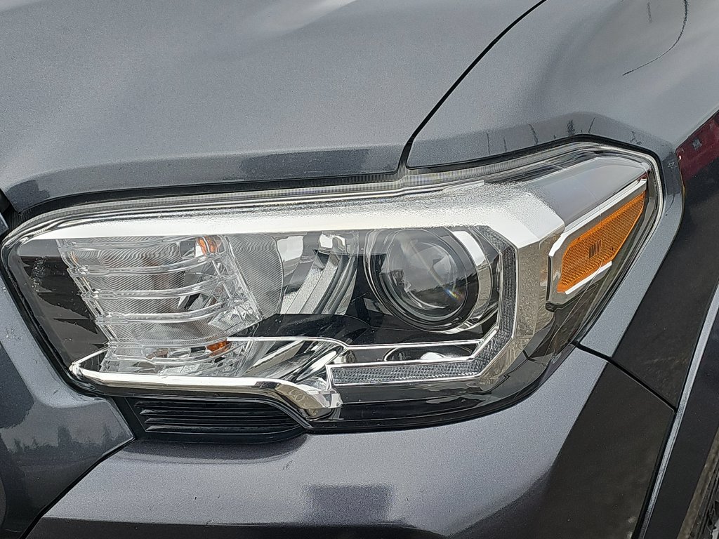 Used 2021 Toyota Tacoma TRD Sport AWD/4WD image 17