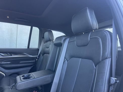 New 2026 Jeep Grand Cherokee Limited Reserve image 15