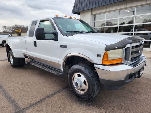 Used 2001 Ford F350 4x4 SuperCab DRW Super Duty image 2