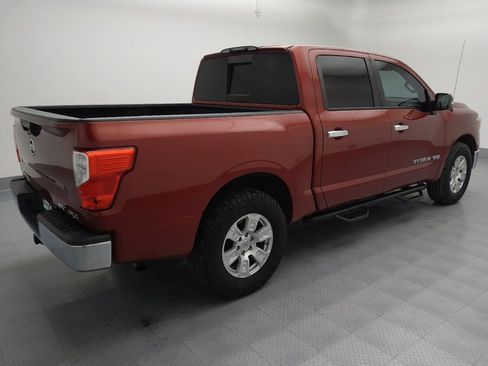Used 2018 Nissan Titan SV image 10