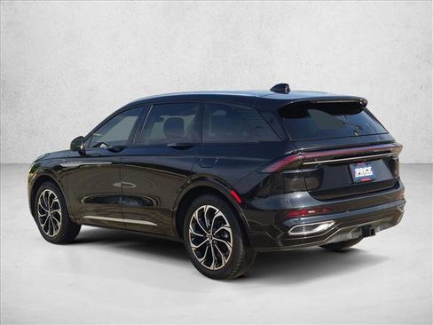 Used 2024 Lincoln Nautilus Reserve AWD/4WD image 8