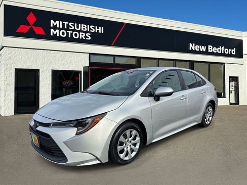 Used 2023 Toyota Corolla LE w/ Carpet Mat Package (TMS) FWD image 1